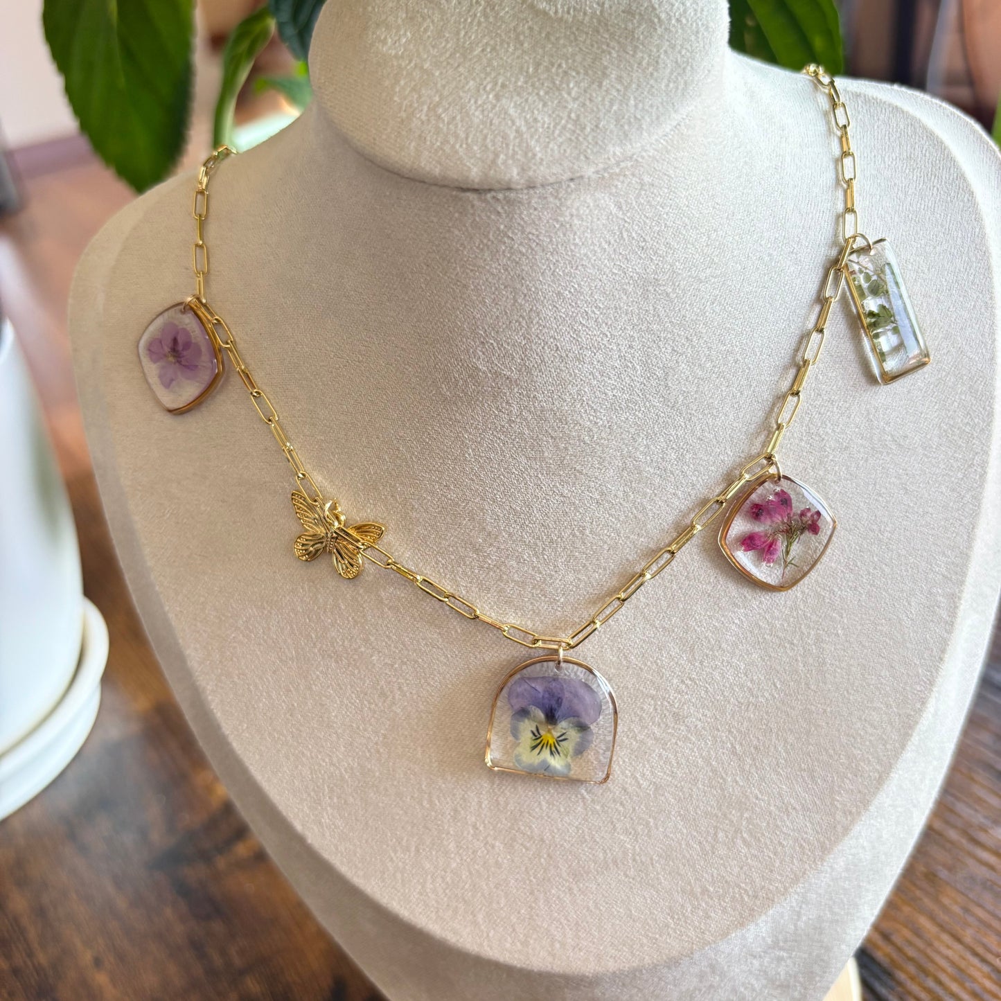 Nature themed wild flower Necklace