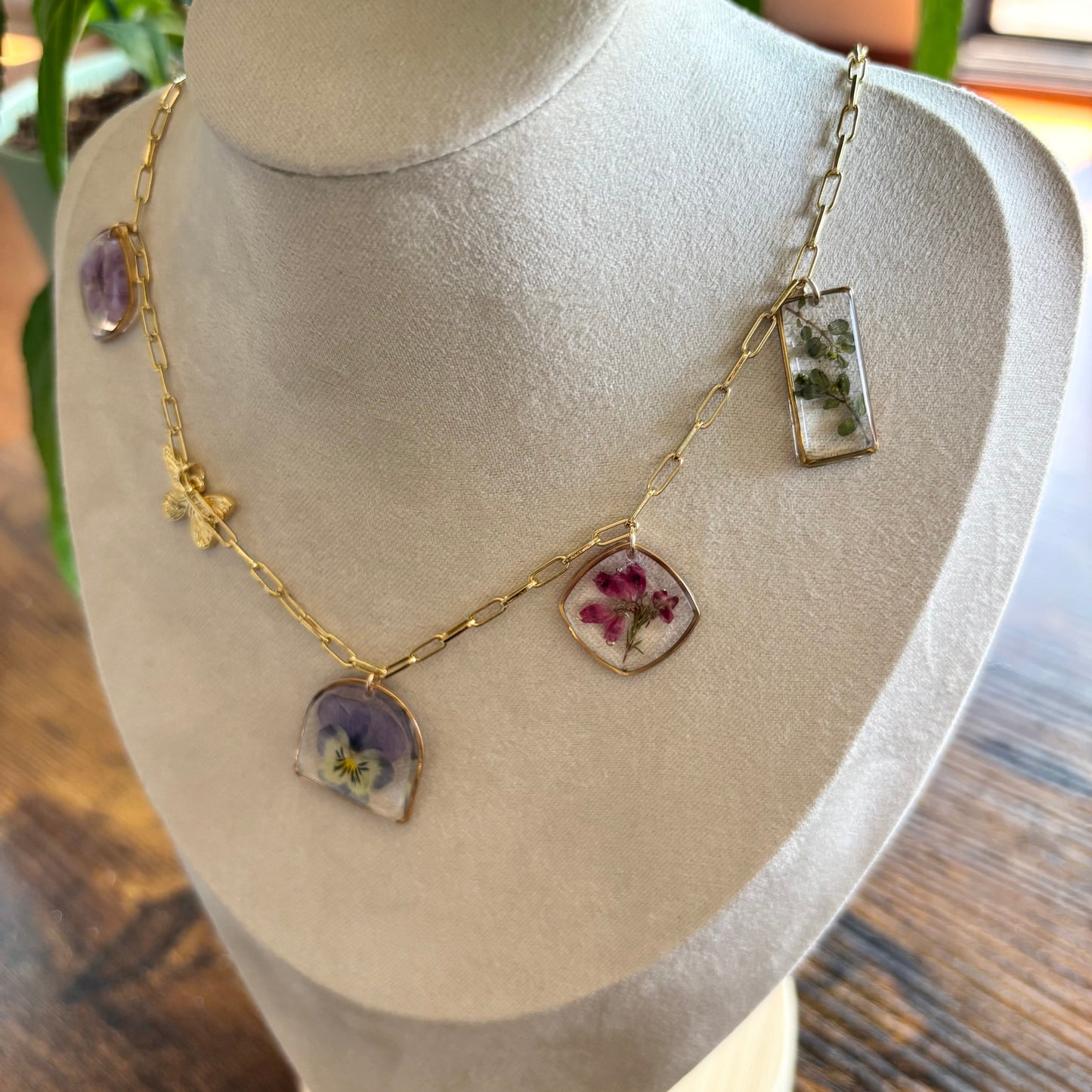 Nature themed wild flower Necklace