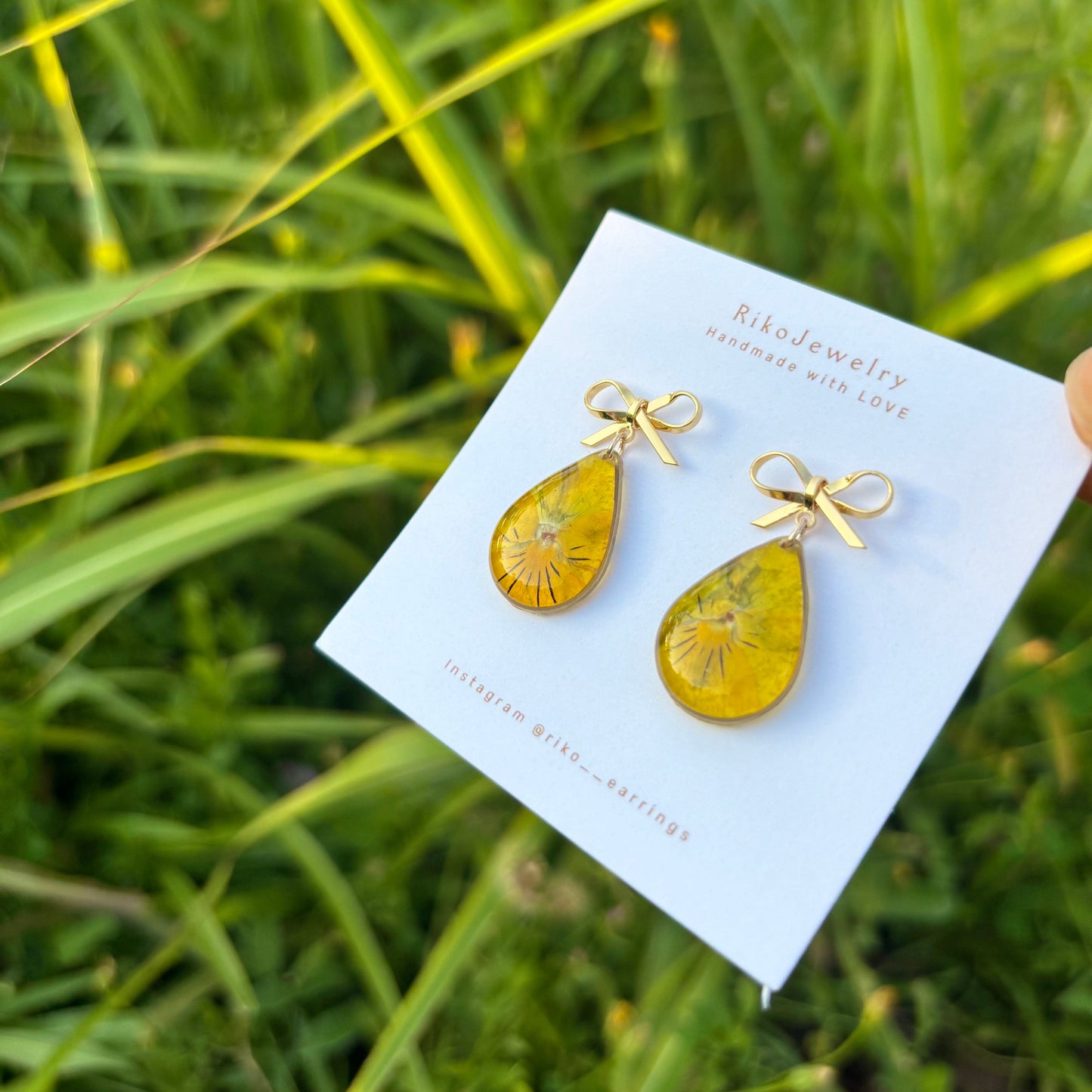 Ribbon yellow pansy earrings