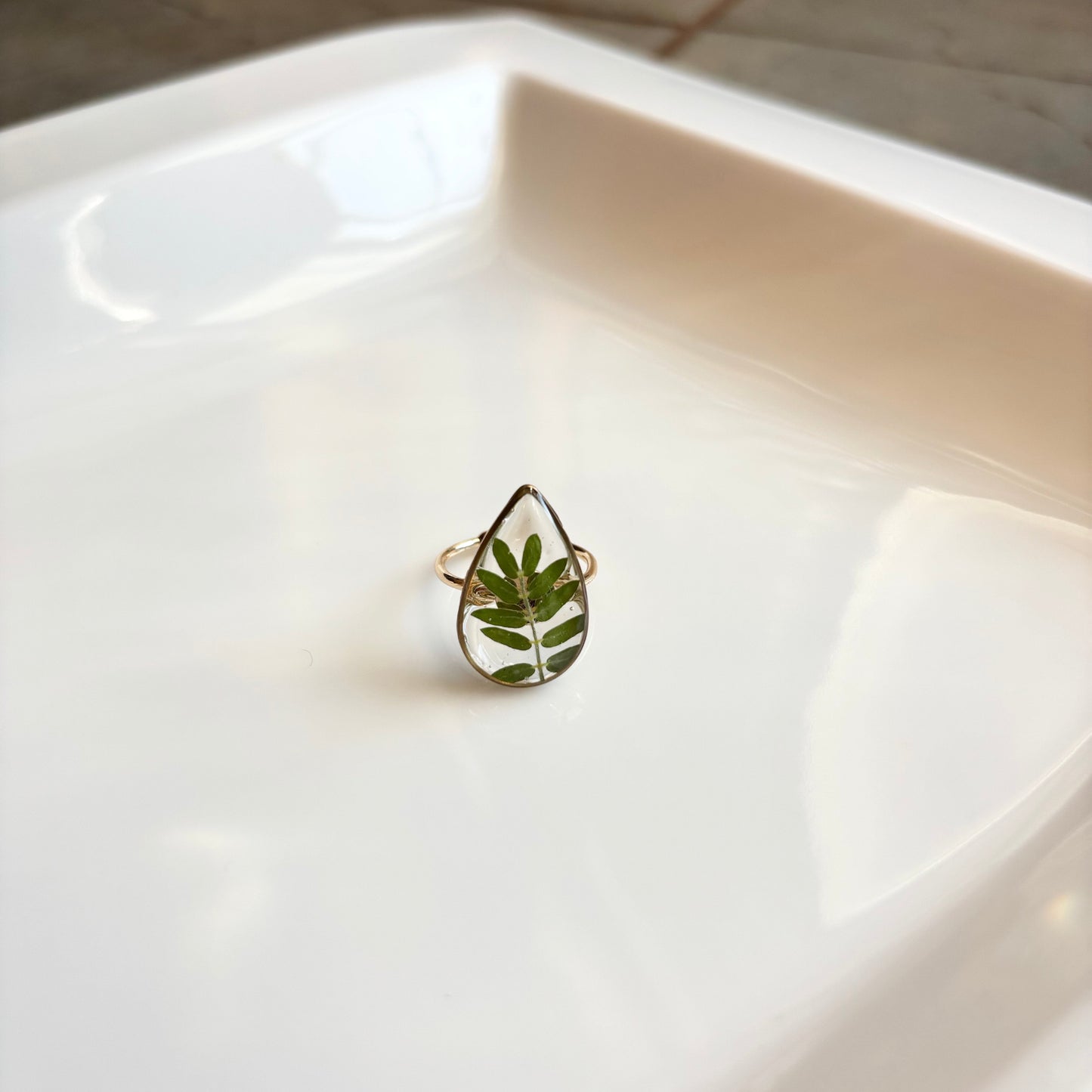 Pressed green leaf Ring