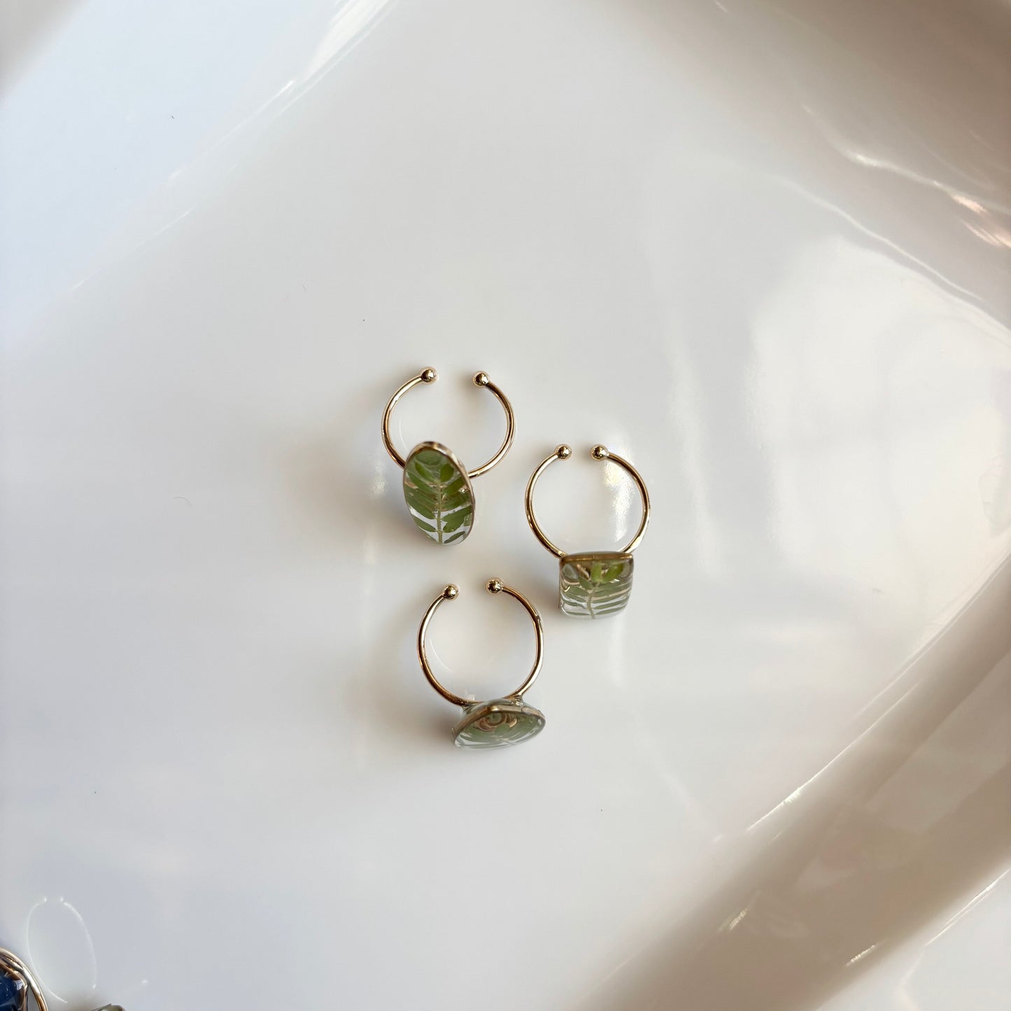 Pressed green leaf Ring