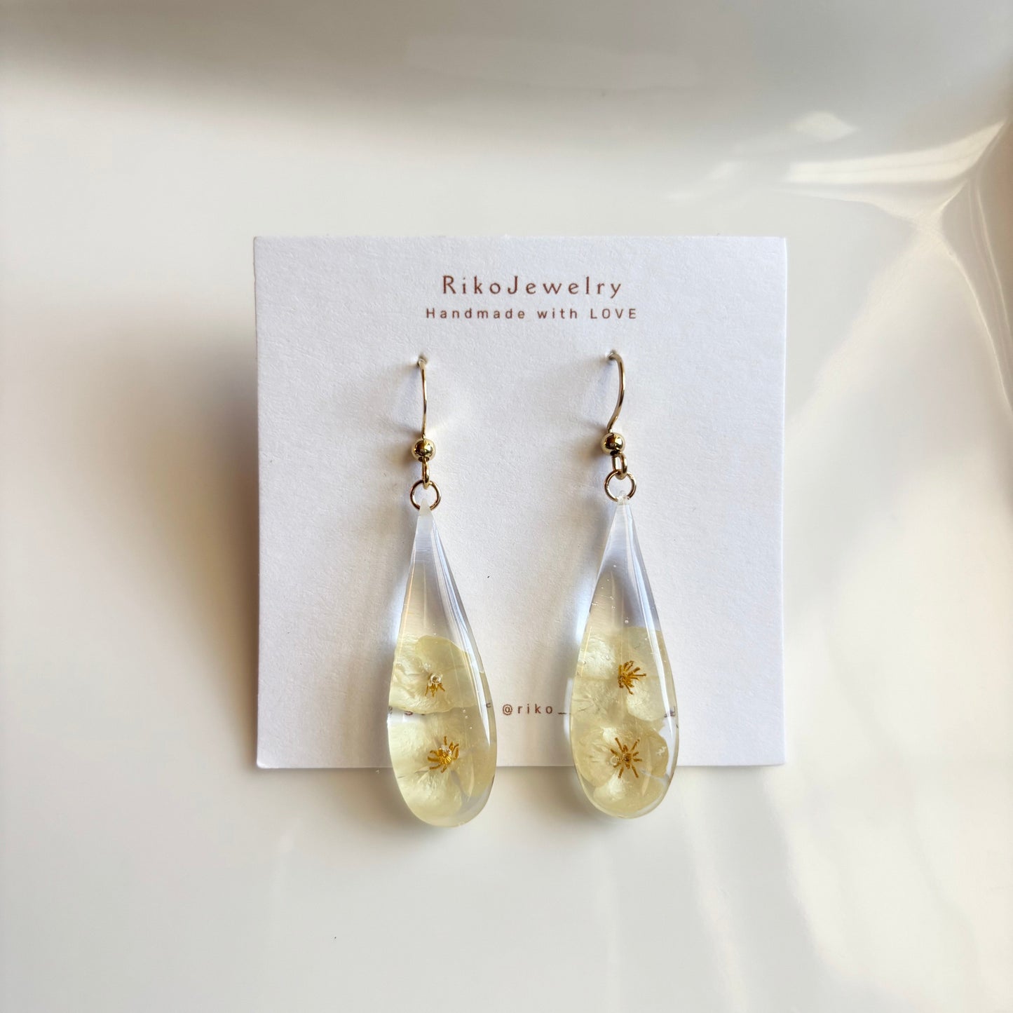 Parish's poppy long teardrop shaped Earrings
