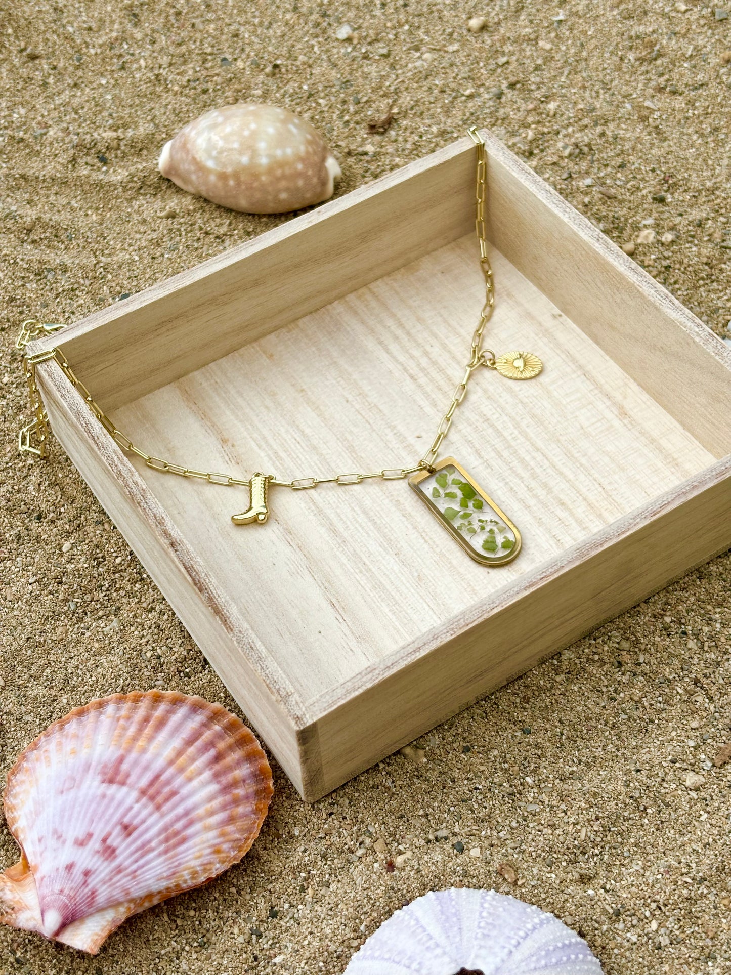 Happy nature necklace