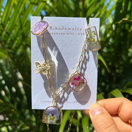 Nature themed wild flower Necklace