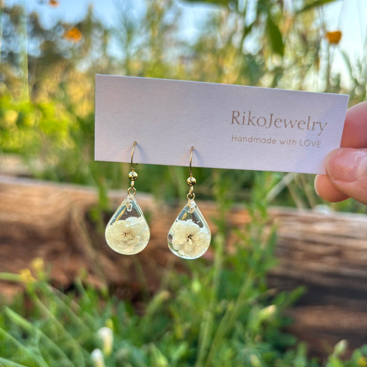 Pearl flowers mini tear drop earrings