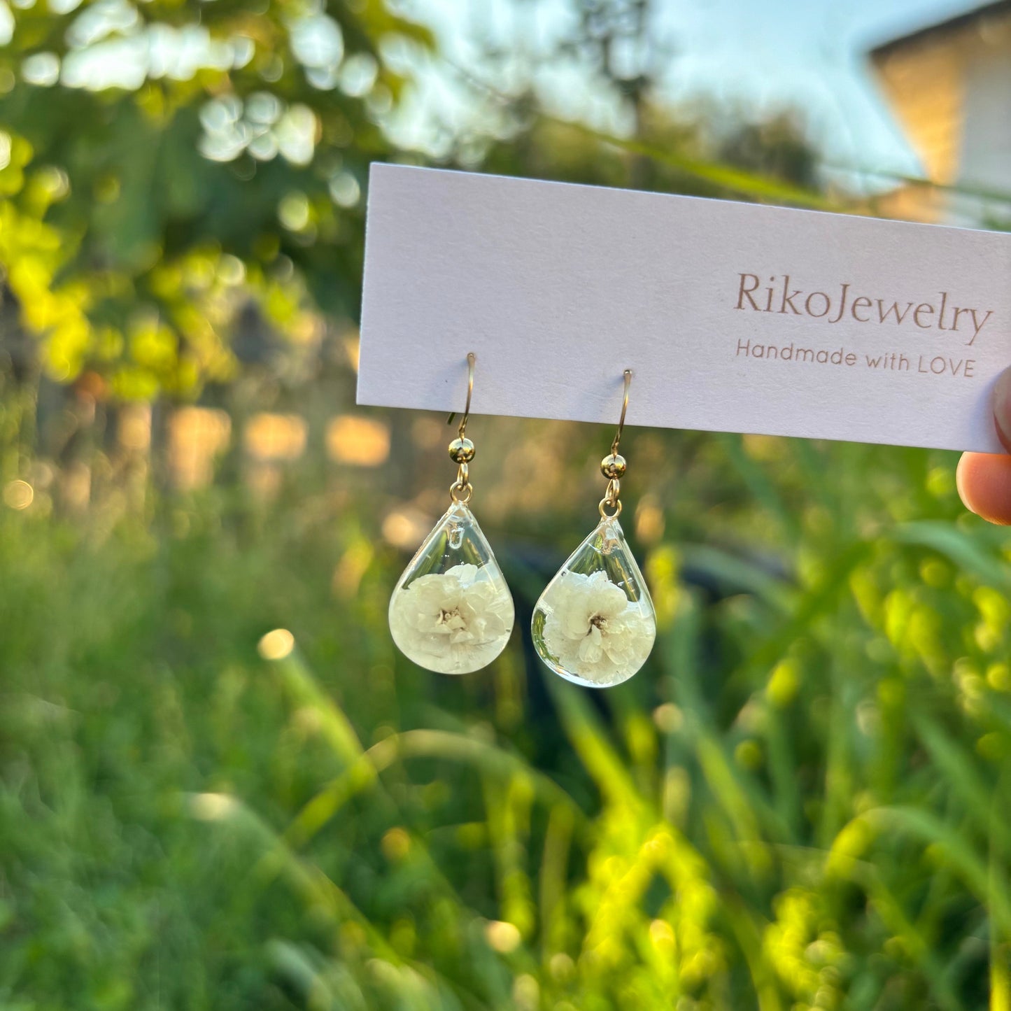 Pearl flowers mini tear drop earrings