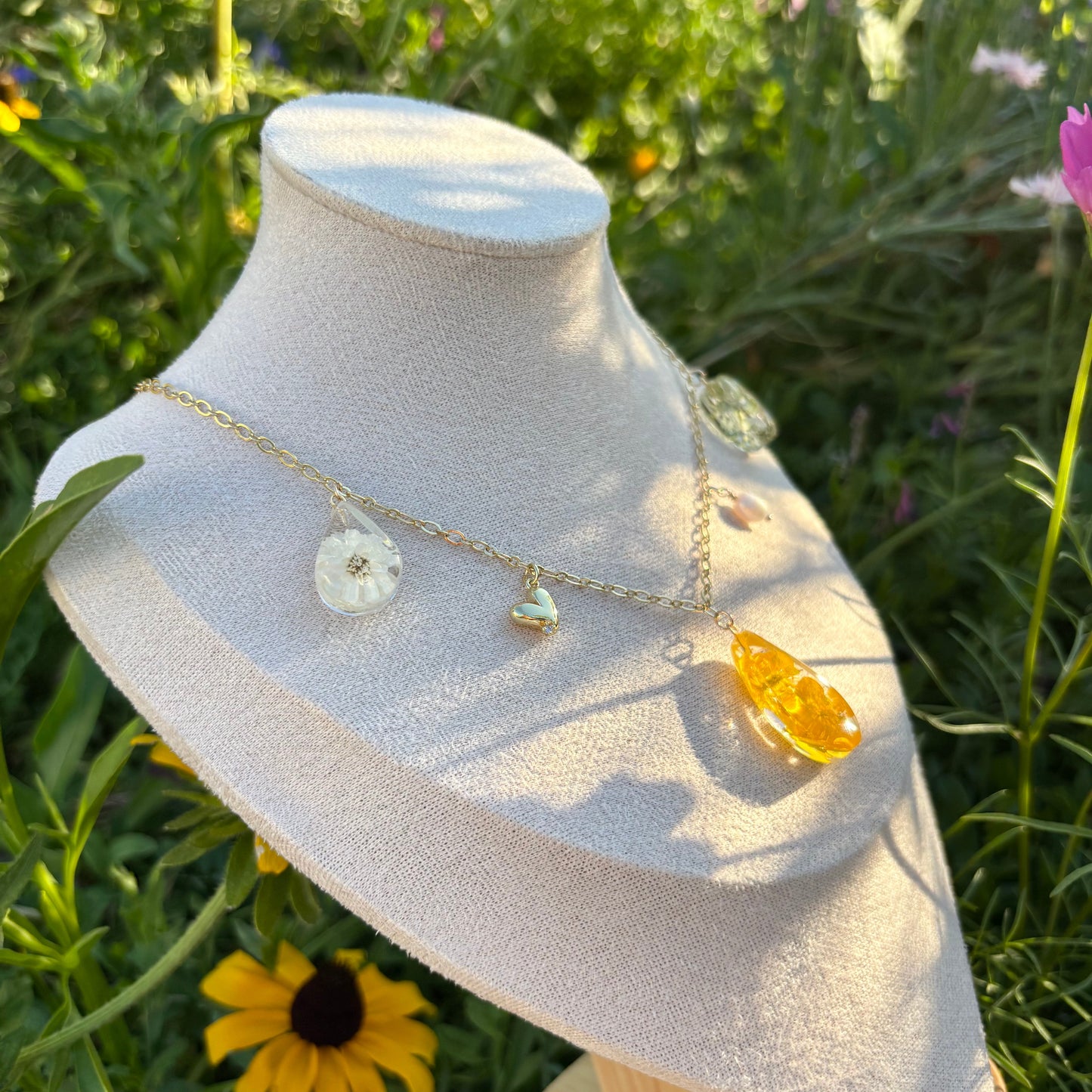 Bulbous buttercup flower garden necklace