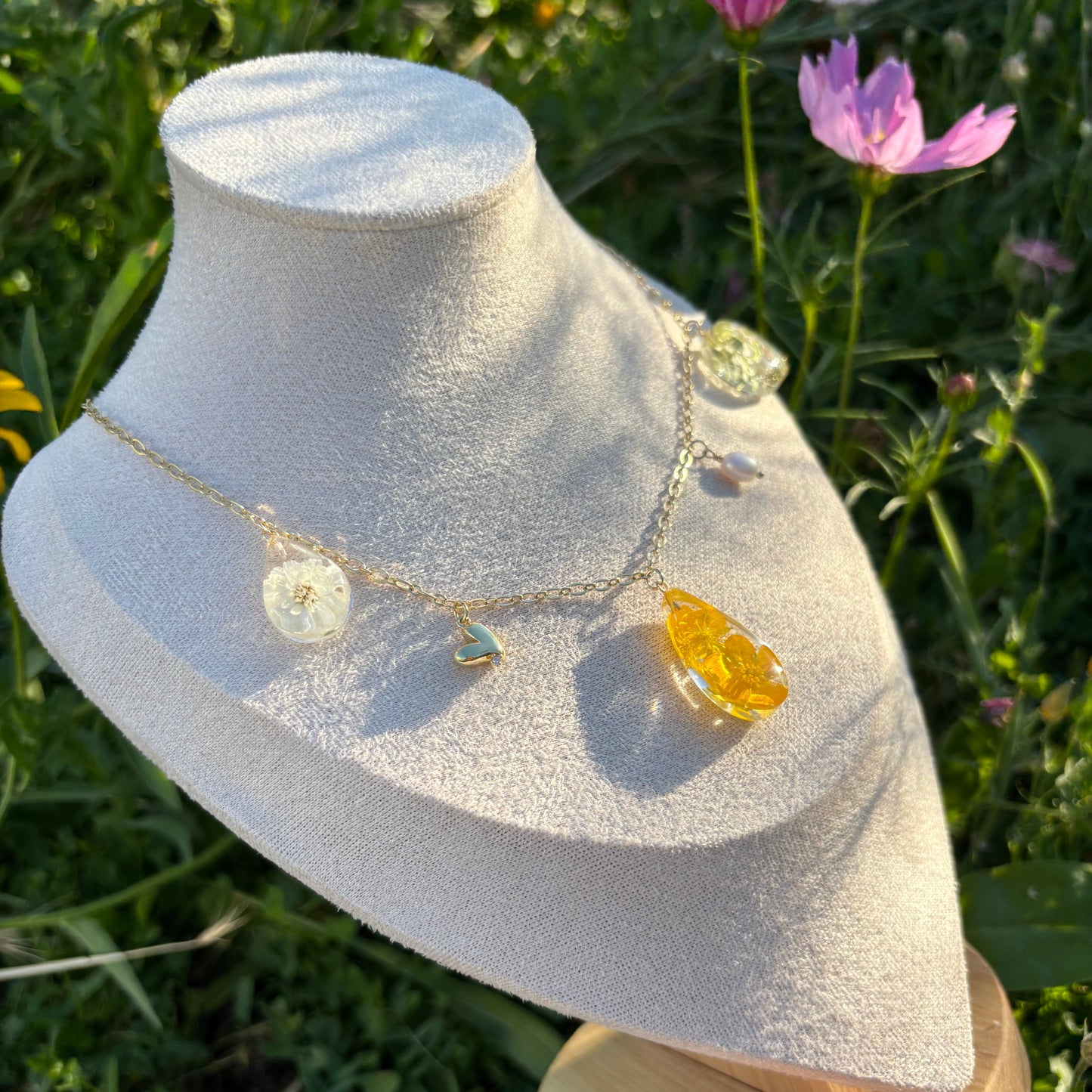 Bulbous buttercup flower garden necklace