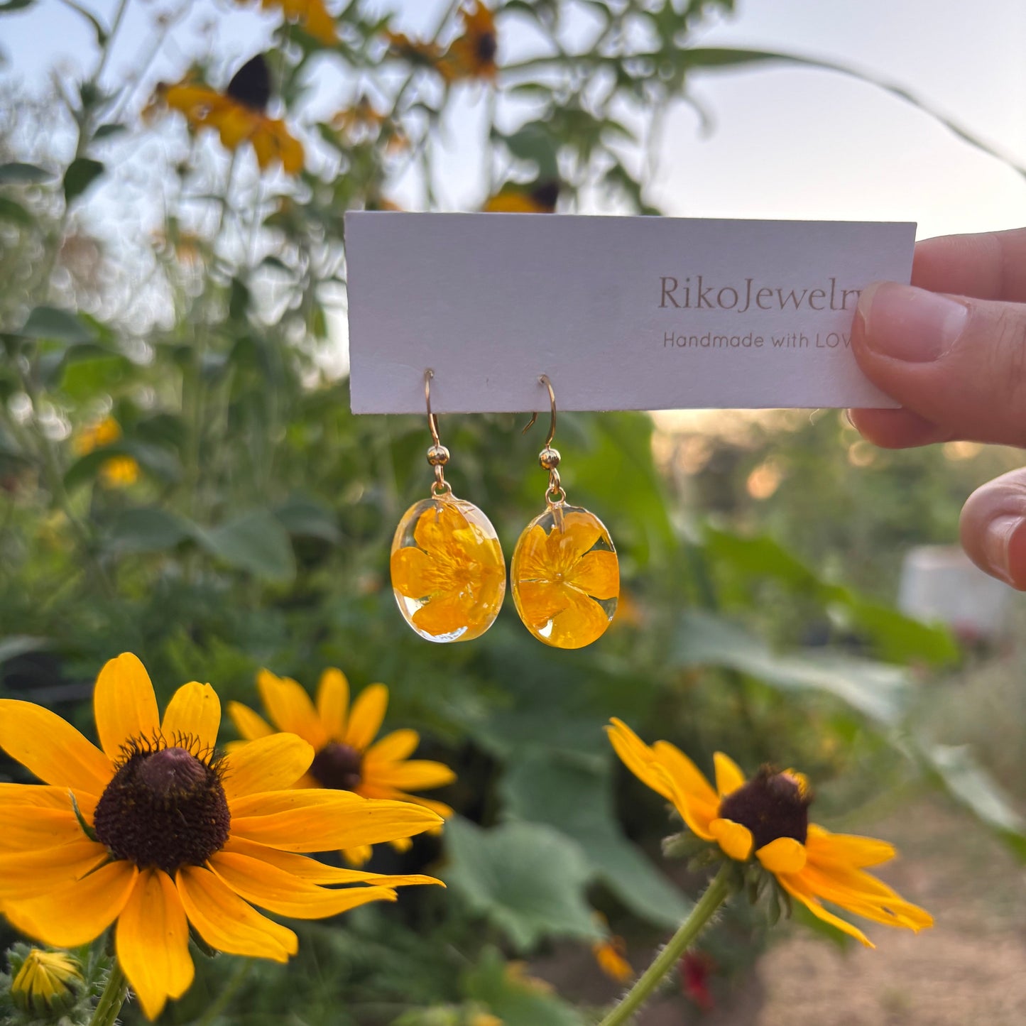 Bulbous buttercup round shaped Earrings