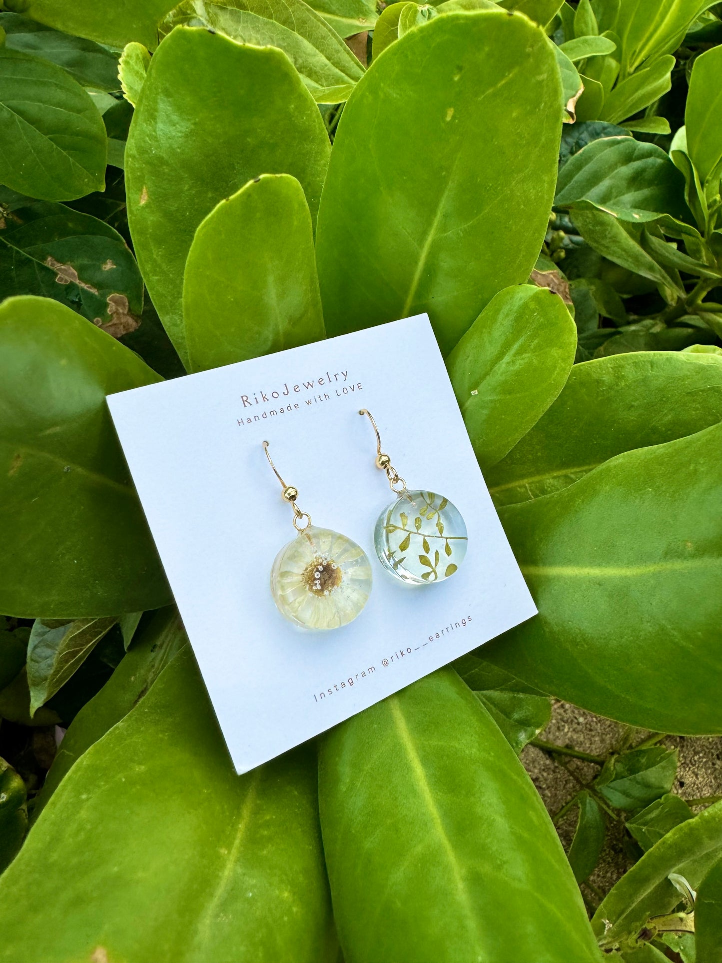 Chamomile and tiny leaf earrings