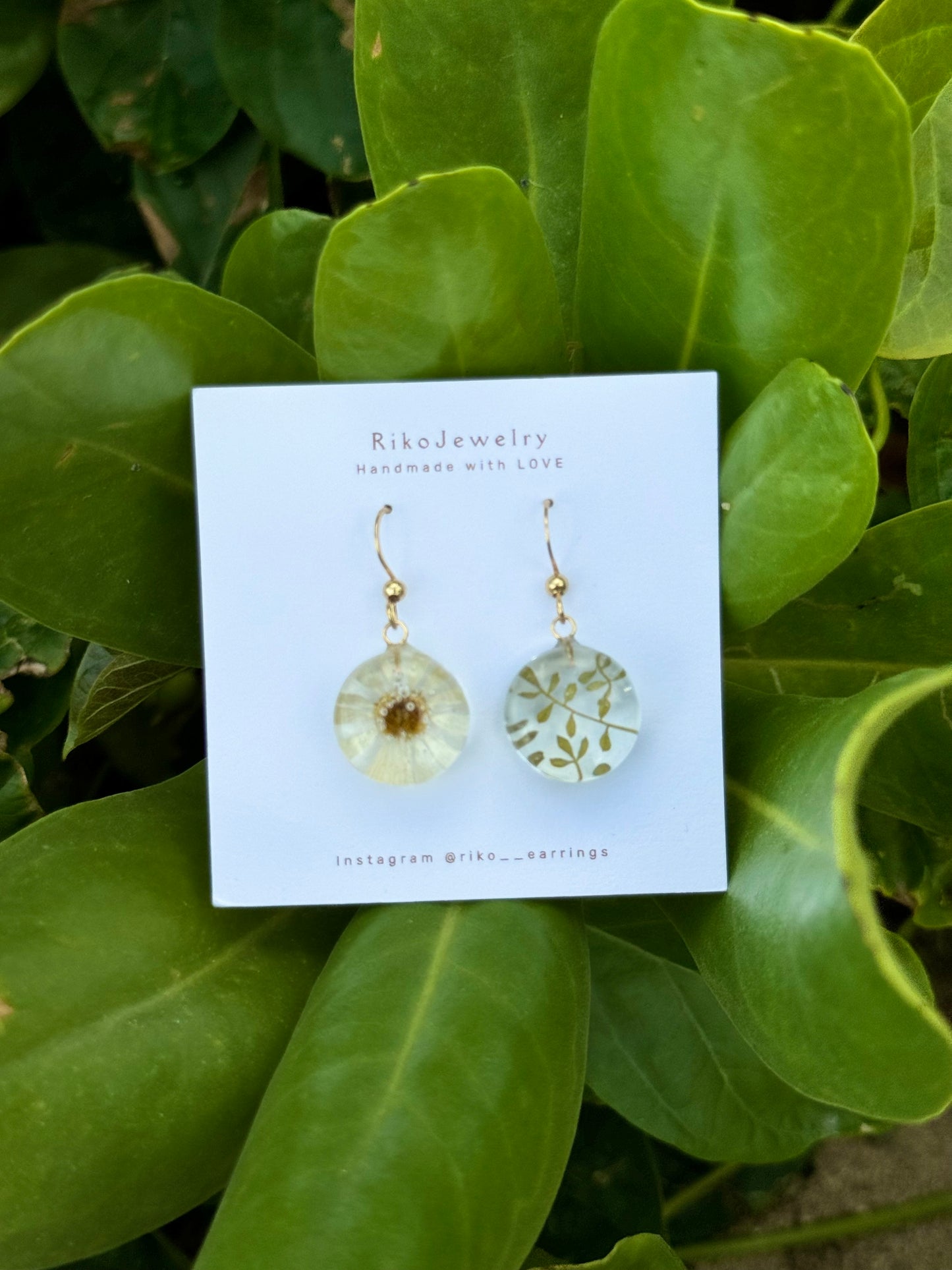 Chamomile and tiny leaf earrings