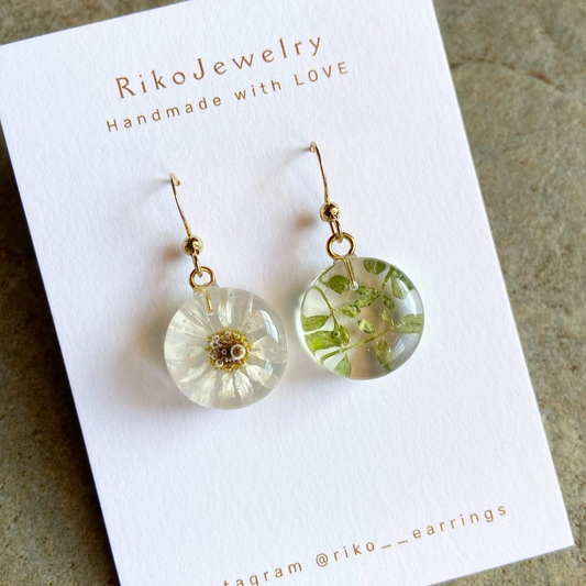 Chamomile and tiny leaf earrings