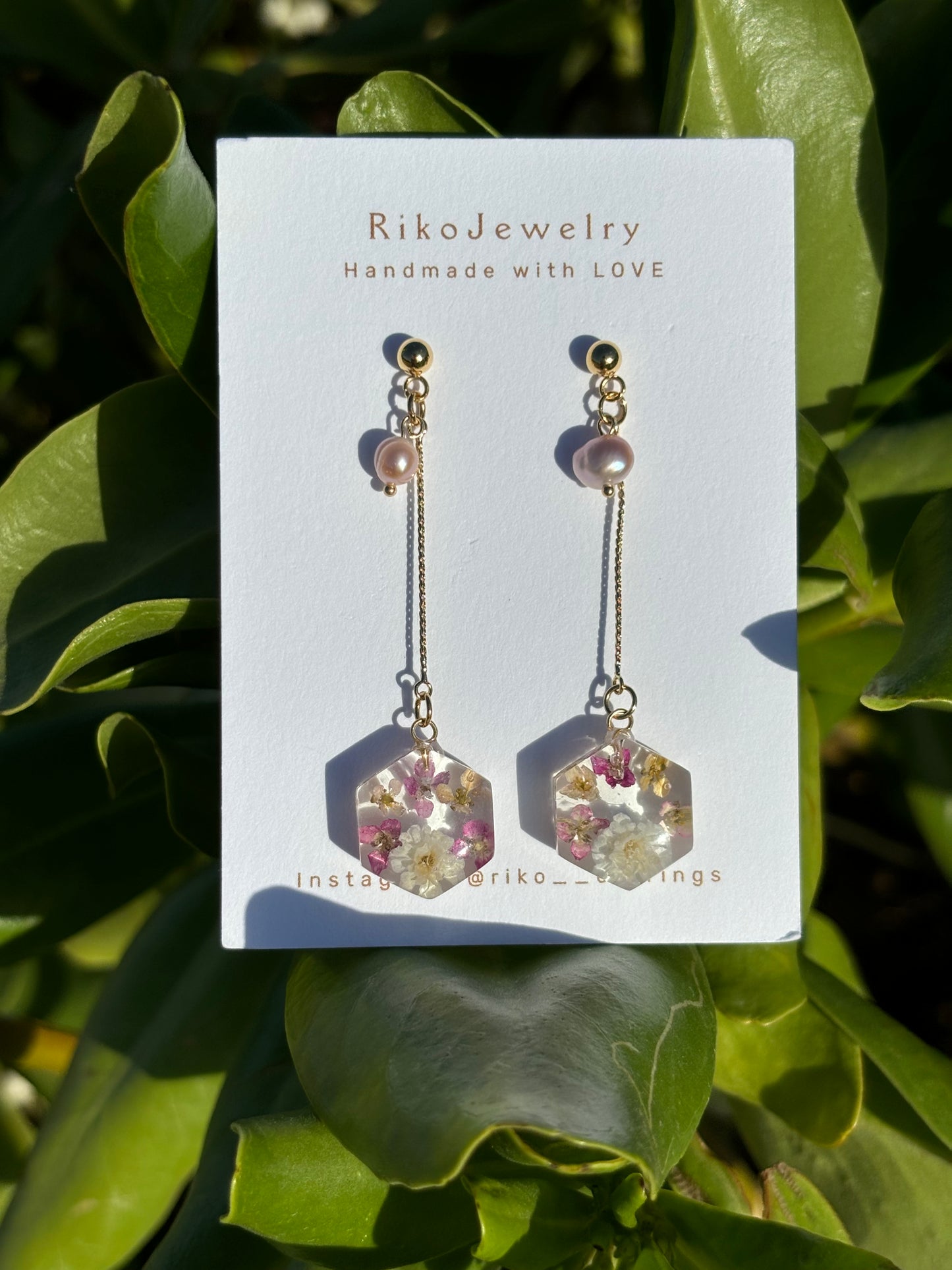 baby's breath and pink alyssums with pearls earrings