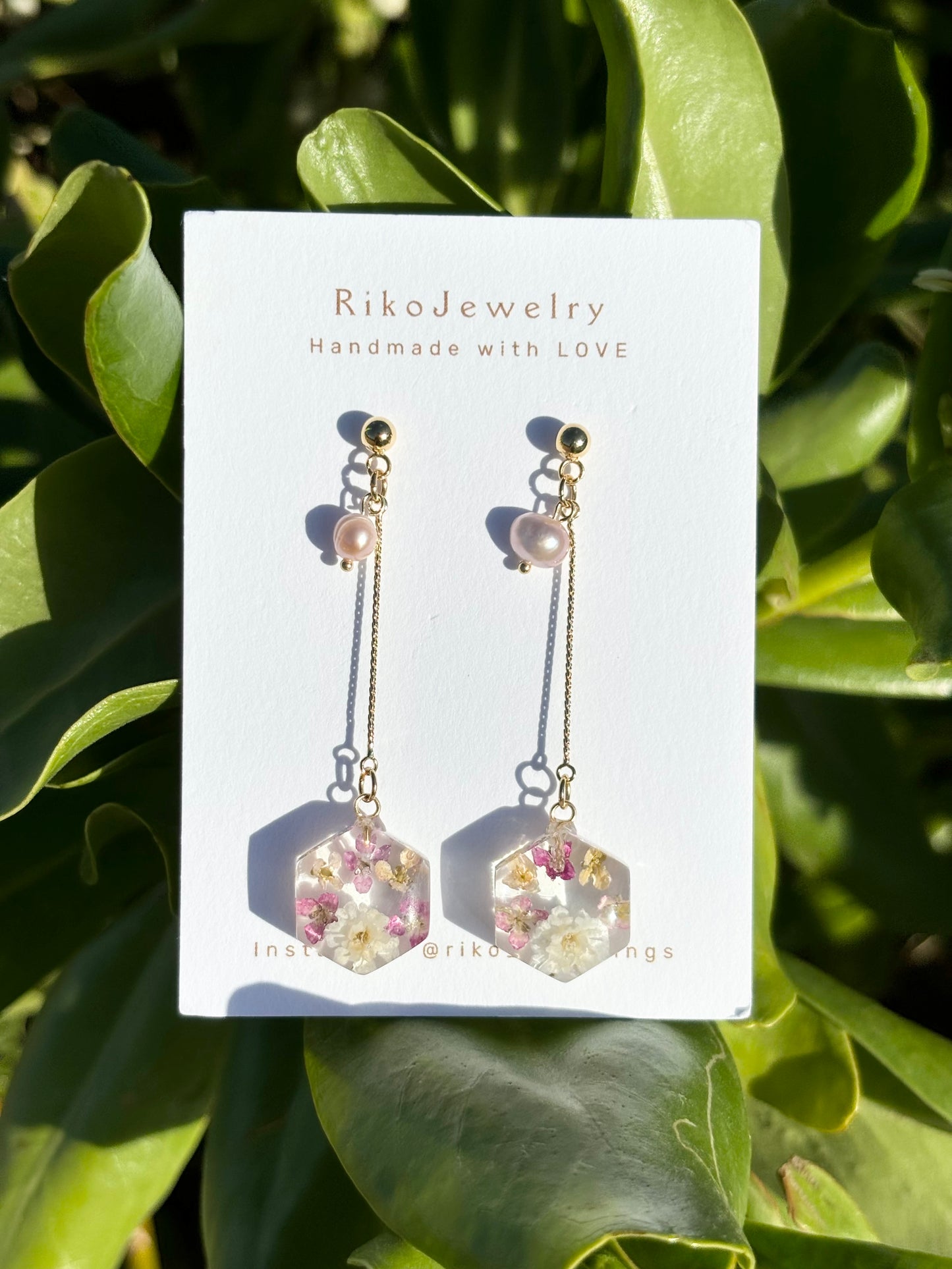 baby's breath and pink alyssums with pearls earrings