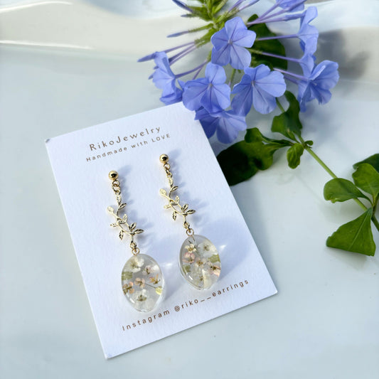 Alyssums and gold charm earrings