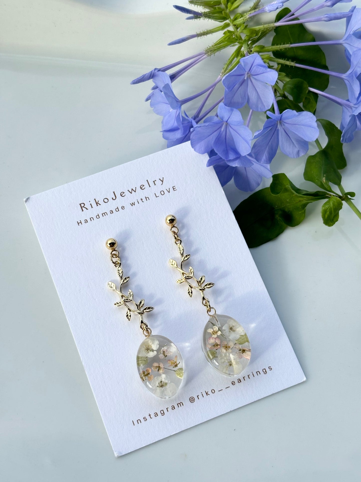 Alyssums and gold charm earrings